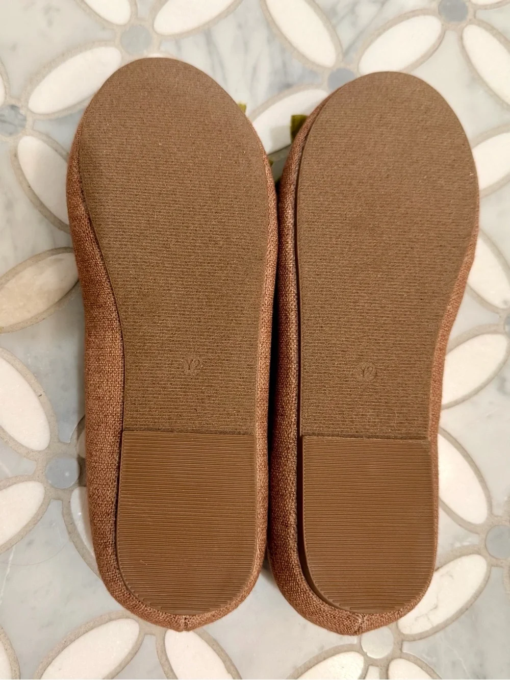 Joyfolie Girls Charlotte Closed Toe Flat Shoes Berry Brown Burgundy Size Y2 NWOT